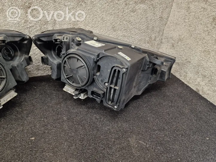 BMW X4 F26 Priekinių žibintų komplektas 7400025