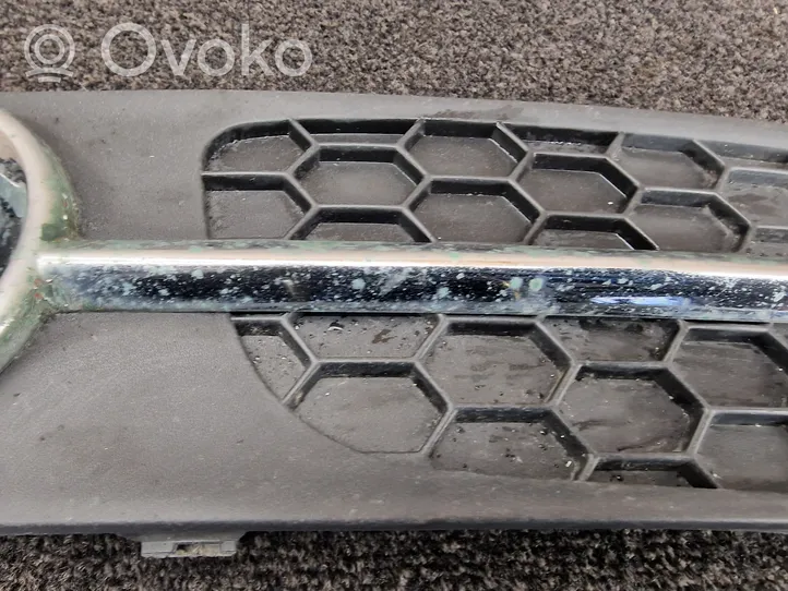 Volvo S80 Нижняя решётка (из трех частей) 30744115