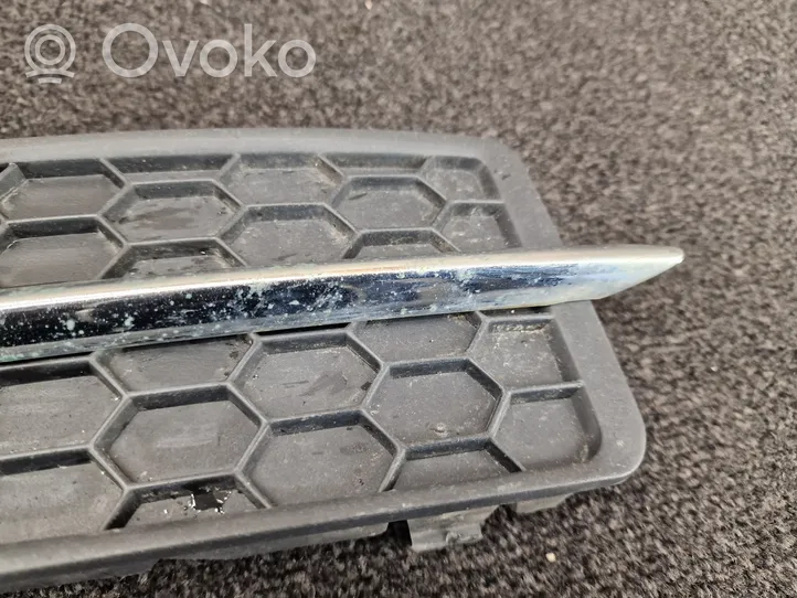 Volvo S80 Grille inférieure de pare-chocs avant 30744115