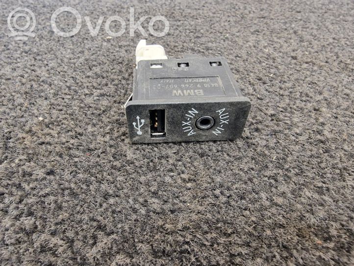 9266607 BMW X4 F26 USB socket connector, 10.99 € | RRR