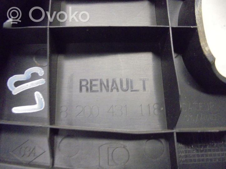 Renault Kangoo II Copertura del rivestimento del sottoporta anteriore 
