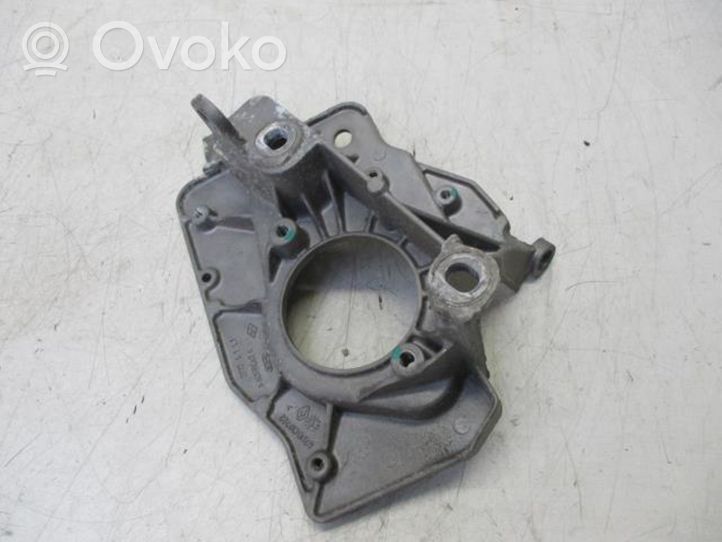 Renault Twingo II Engine mounting bracket 