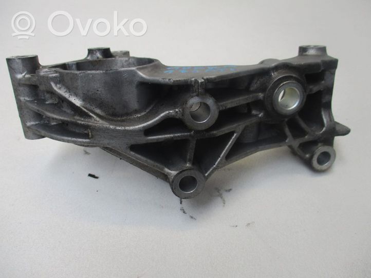 Opel Mokka Supporto del generatore/alternatore 