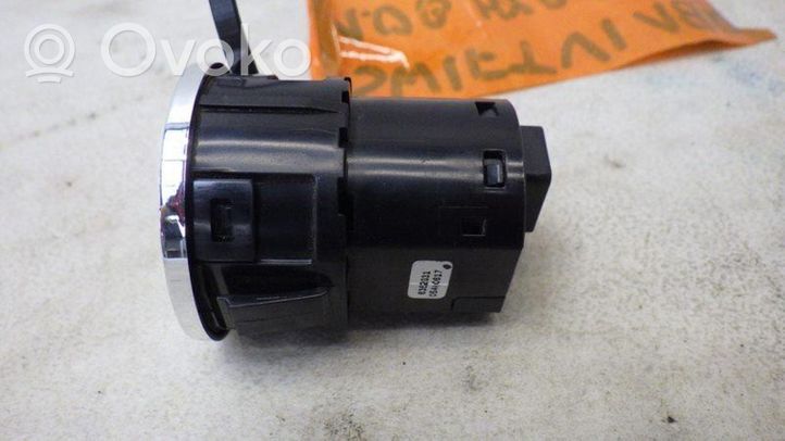 Suzuki Swift Moottorin start-stop-painike/kytkin 37290-81P00