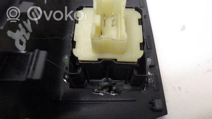 Opel Vivaro Quarter vent window switch 809548183L