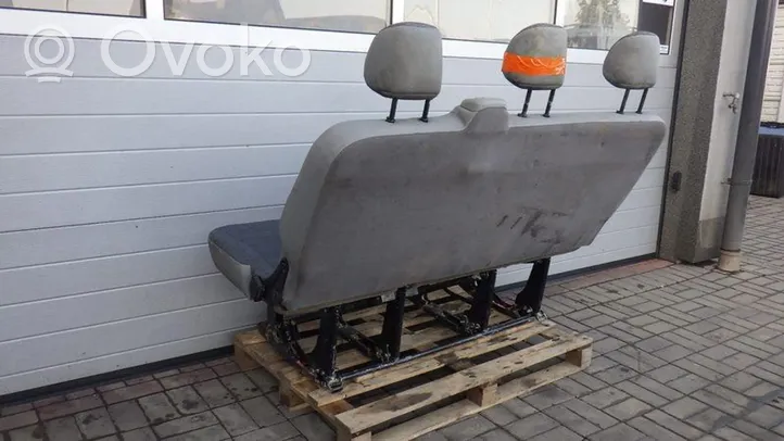 Opel Vivaro Fotele / Kanapa / Komplet 