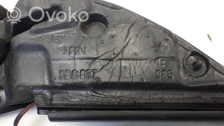 Skoda Superb B5 (3U) Parte dello specchietto retrovisore della portiera anteriore 3B0837985