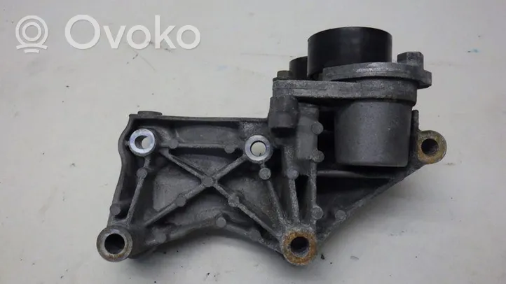 Opel Vivaro Generator/alternator bracket 117105124R