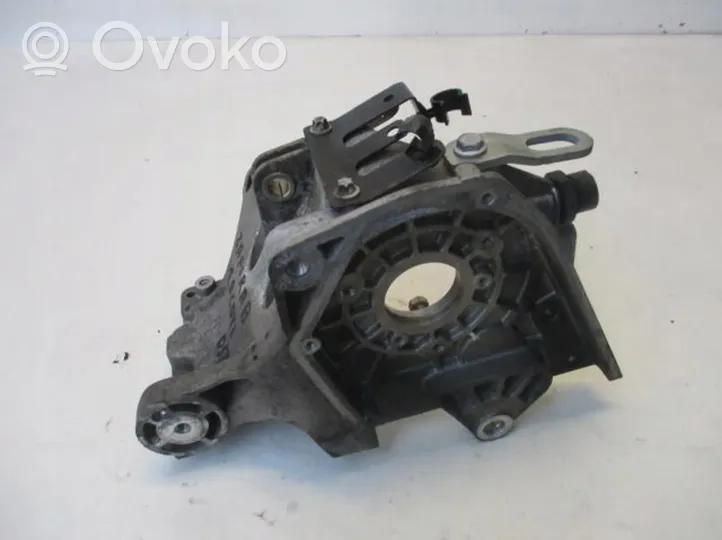 Opel Zafira B Supporto della pompa del carburante 638062