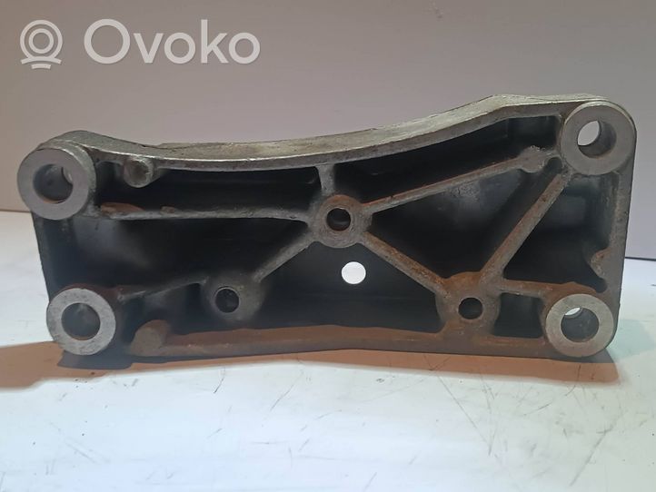 Volkswagen Caddy Support de boîte de vitesses 1k0199117