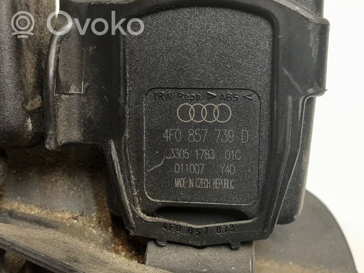 Audi A6 S6 C6 4F Klamra środkowego pasa bezpieczeństwa fotela tylnego 4F0857739D