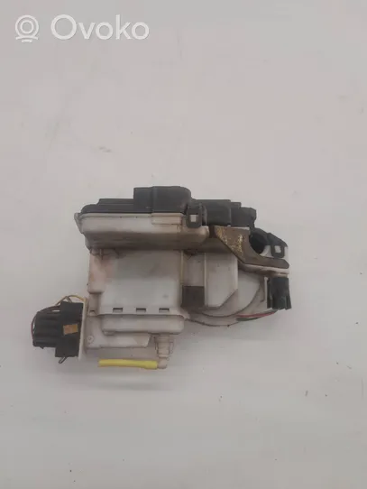 Volkswagen Golf III Front door lock 1H0862154A