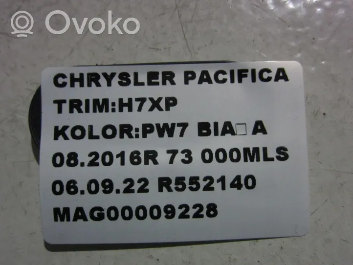 Chrysler Pacifica Moottorin kiinnityksen tyhjiöputki P68224742AB