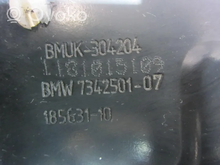 BMW X1 F48 F49 Jäähdyttimen kehyksen suojapaneeli 7374197