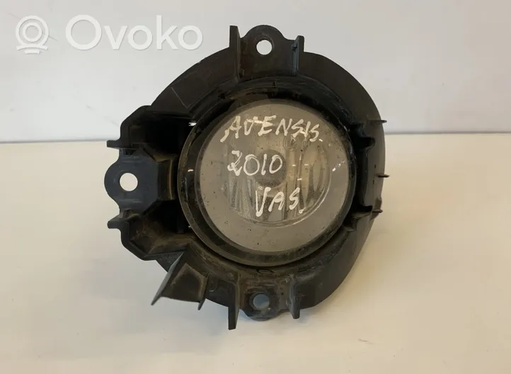 Toyota Avensis T270 Światło przeciwmgłowe przednie 81220-0D04