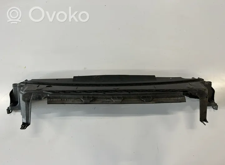 Volvo S60 Protezione anti spruzzi/sottoscocca del motore DEFEKT
