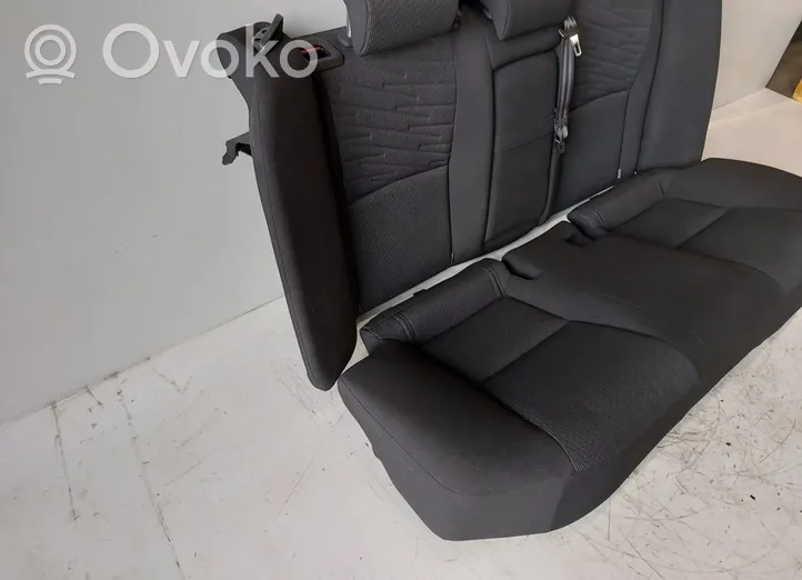 Toyota Avensis T270 Sėdynių komplektas 