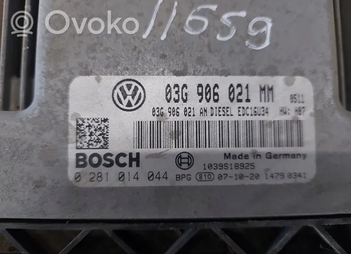 Volkswagen Touran I Moottorin ohjainlaite/moduuli 03G906021MM