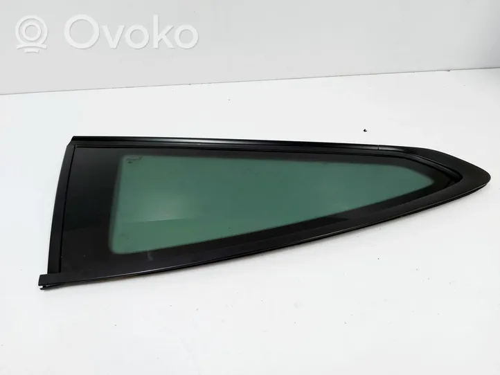 BMW 4 F32 F33 Rear vent window glass 7433350