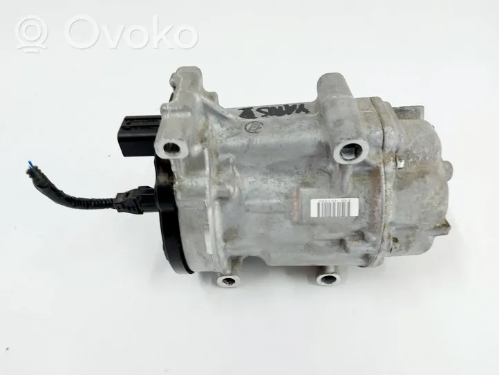 Toyota Yaris XP210 Ilmastointilaitteen kompressorin pumppu (A/C) 042400-0740