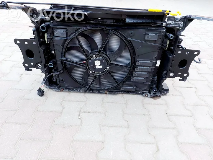 Audi A1 Radiatorių panelė (televizorius) 