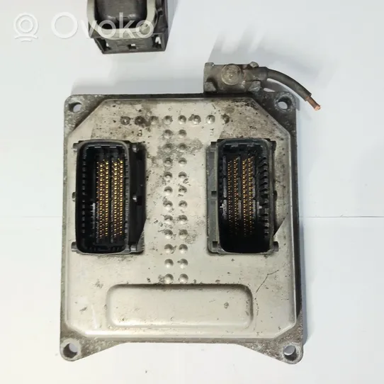 Opel Zafira B Engine control unit/module 55571558
