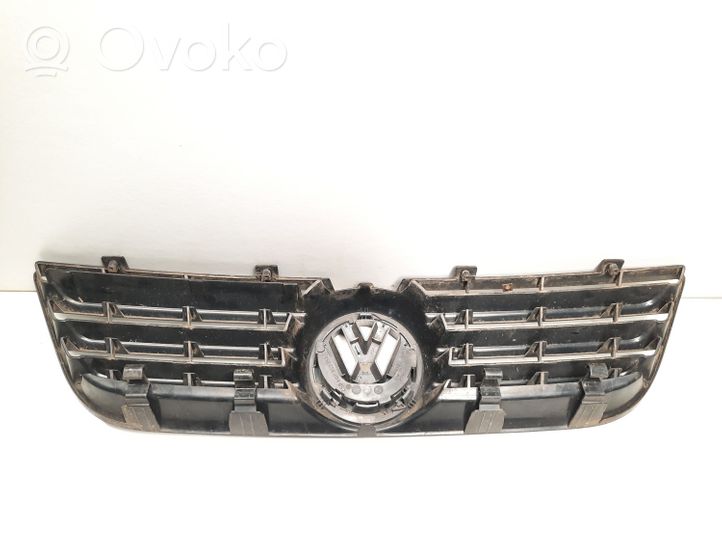 Volkswagen Polo IV 9N3 Grotelės viršutinės 6Q0853653E