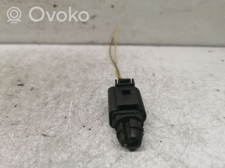 Volkswagen Golf V Außentemperatur Sensor Fühler Geber 1J0973702