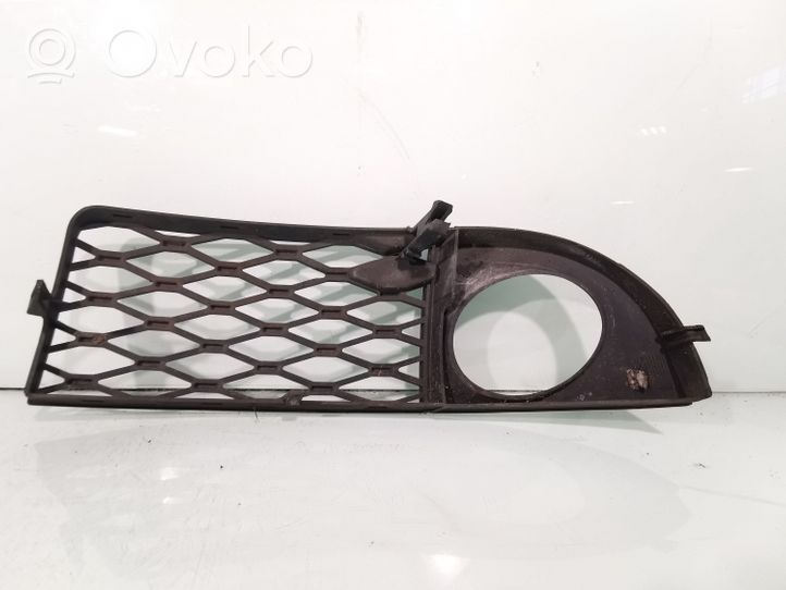 Audi A6 Allroad C5 Grille antibrouillard avant 4Z7807681