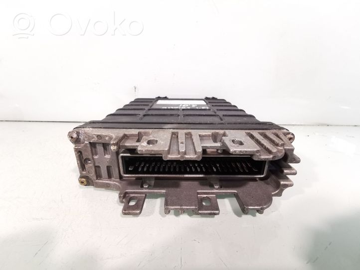 Audi 80 90 S2 B4 Variklio valdymo blokas 039906024A