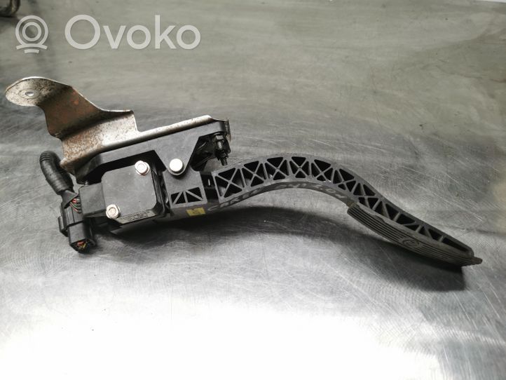 KIA Carens I Accelerator throttle pedal 