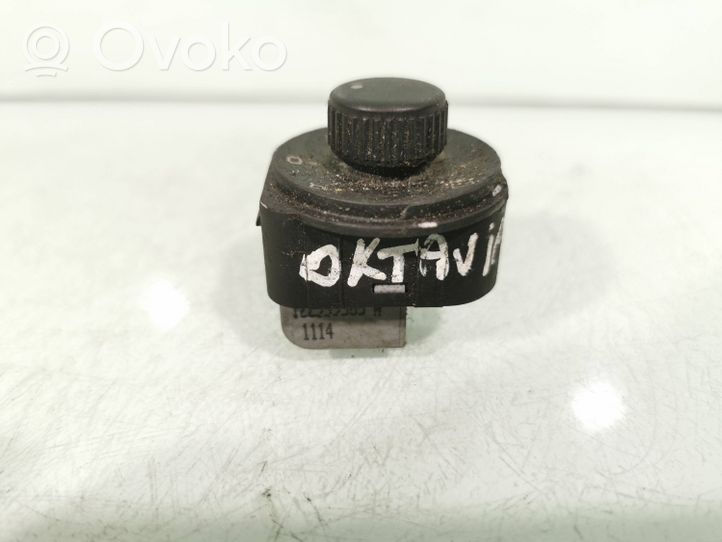 Skoda Octavia Mk2 (1Z) Sivupeilin kytkin 1Z2959565