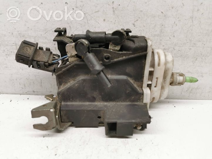 Audi A6 S6 C4 4A Etuoven lukko 4a0173