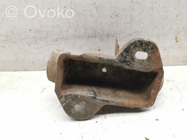 Audi A4 S4 B7 8E 8H Staffa/supporto di montaggio della marmitta 8D0253147F