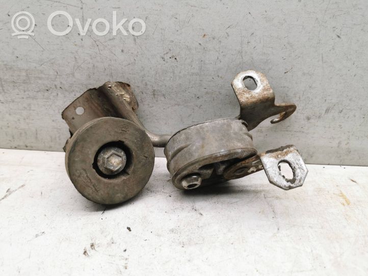 Audi A4 S4 B7 8E 8H Staffa/supporto di montaggio della marmitta 6Q0253147E