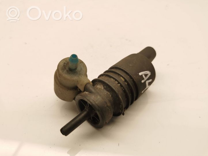 Audi A4 S4 B5 8D Pompe de lave-glace de pare-brise 