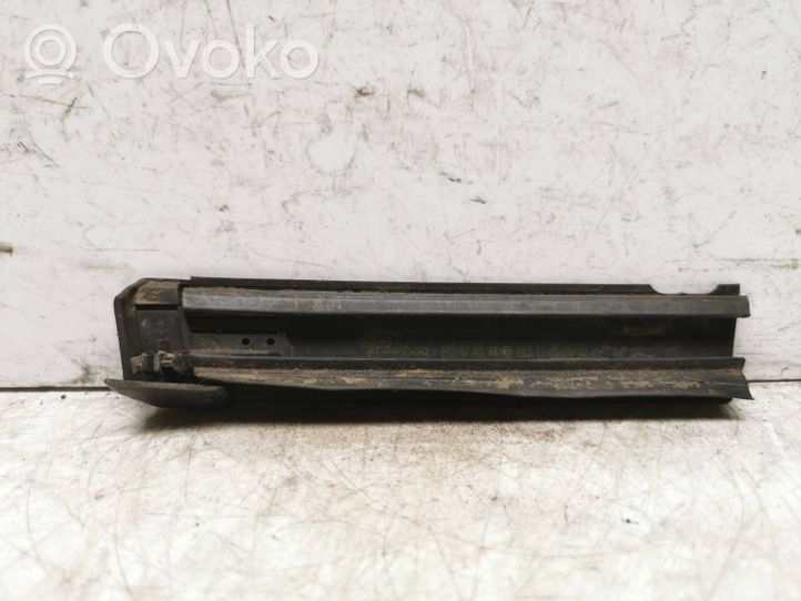 Volvo V70 Katon muotolistan suoja 39992798