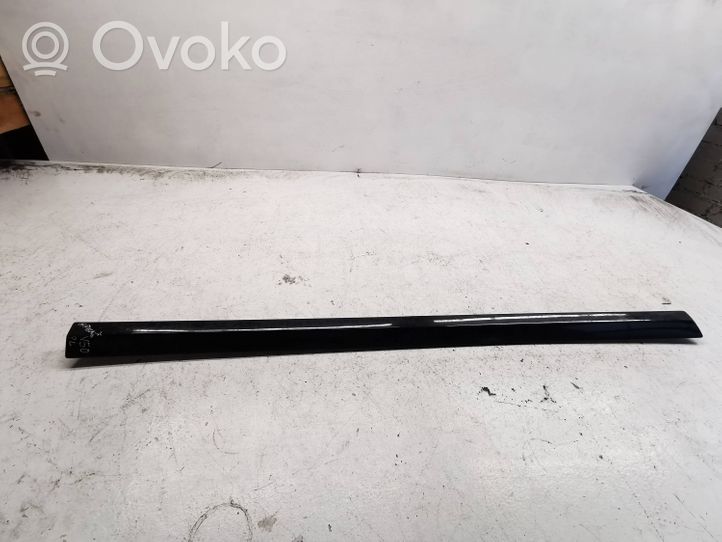 Volvo V50 Moulure de porte avant 08694730