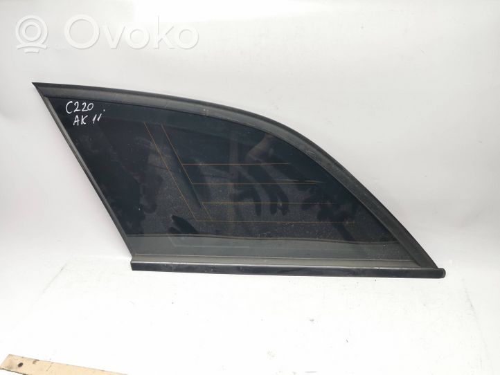Subaru Impreza II Finestrino/vetro retro 43R00048
