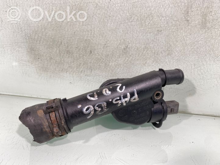 Volkswagen PASSAT B6 Boîtier de thermostat / thermostat 038121132g