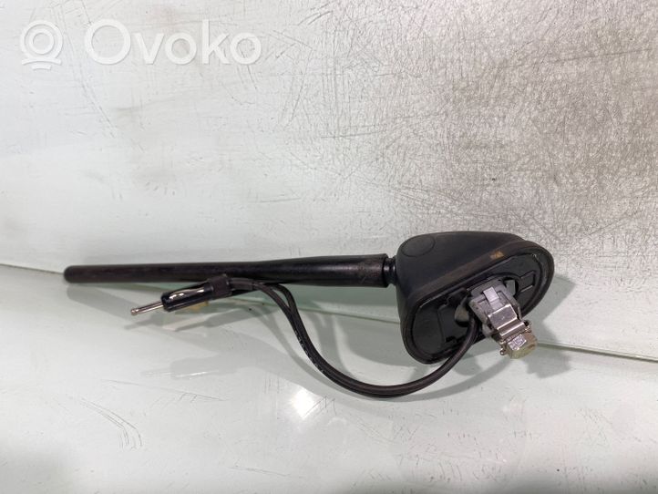 Mitsubishi Outlander Radion antenni 