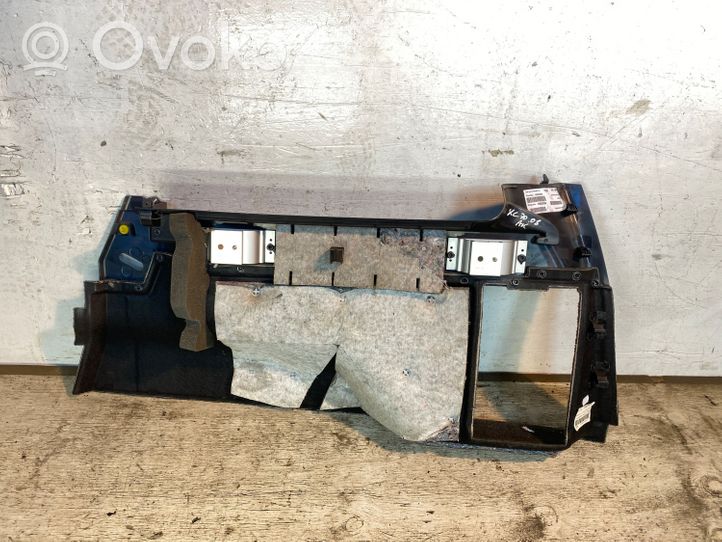 Volvo XC70 Apatinis, bagažinės šono, apdailos skydas 39882885