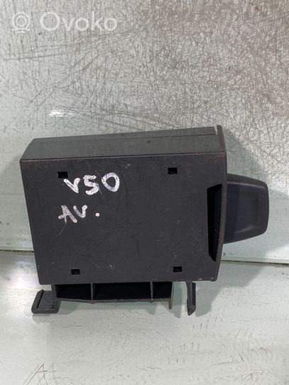 Volvo V50 GPS navigation control unit/module 8673121