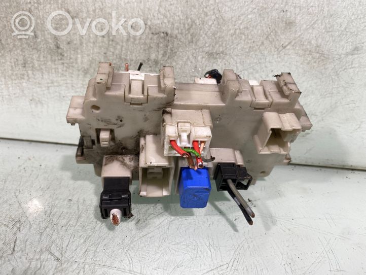 Nissan Navara D40 Module de fusibles 