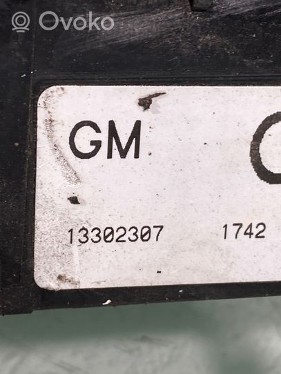 Opel Astra J Cableado positivo 13302307