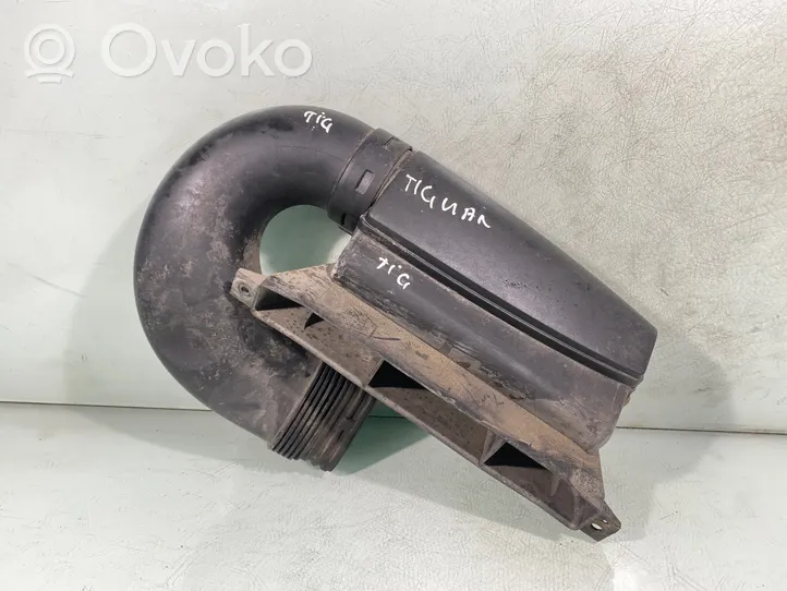 Volkswagen Tiguan Oro paėmimo kanalo detalė (-ės) 1k0805962e