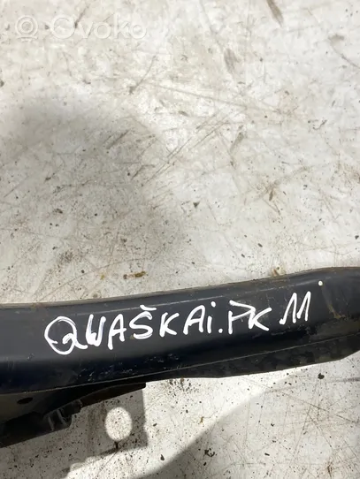 Nissan Qashqai Etu-alatukivarren haarukkavipu 