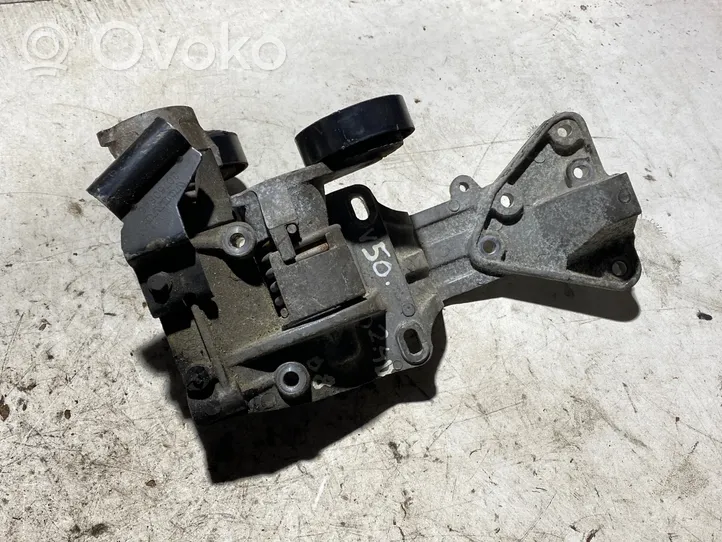 Volvo V50 Staffa di montaggio del compressore dell’A/C 30750940