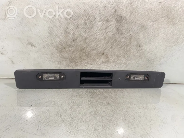 Volvo XC90 Trunk door license plate light bar 30699743