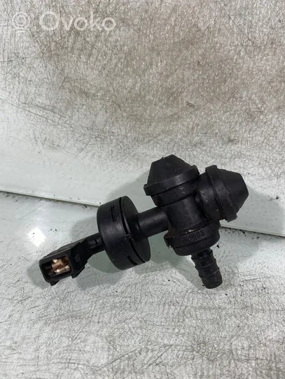 Volvo XC90 Valve vacuum 30645383